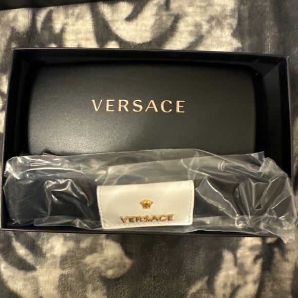 Versace Sunglasses - Picture 8 of 9